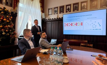 Spotkanie dotyczące analizy zanieczyszczeń powietrza w rzeszowskim ratuszu